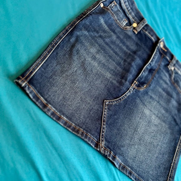 Free People We The Free Stretchy mini skirt. Size 28 medium blue distressed - Picture 4 of 16